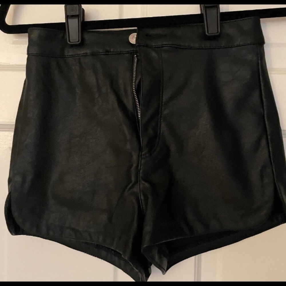 H&M Faux Leather Shorts Size 0